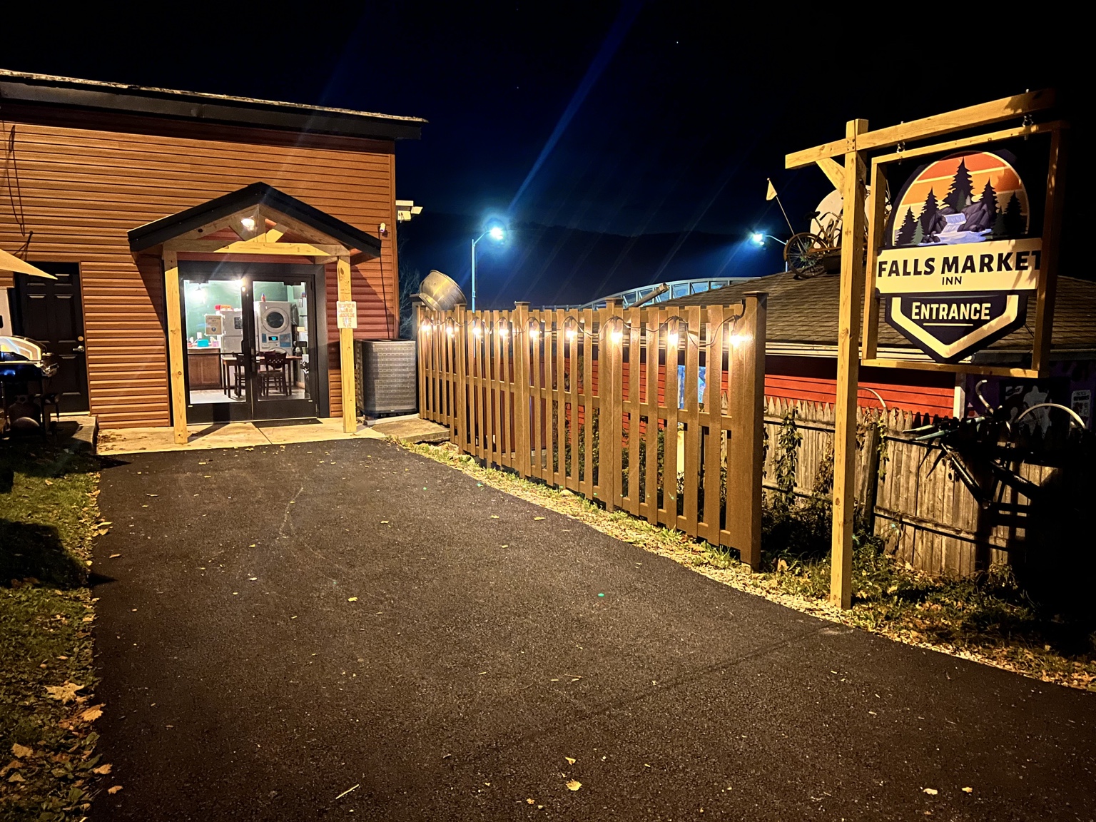 Falls Market Inn